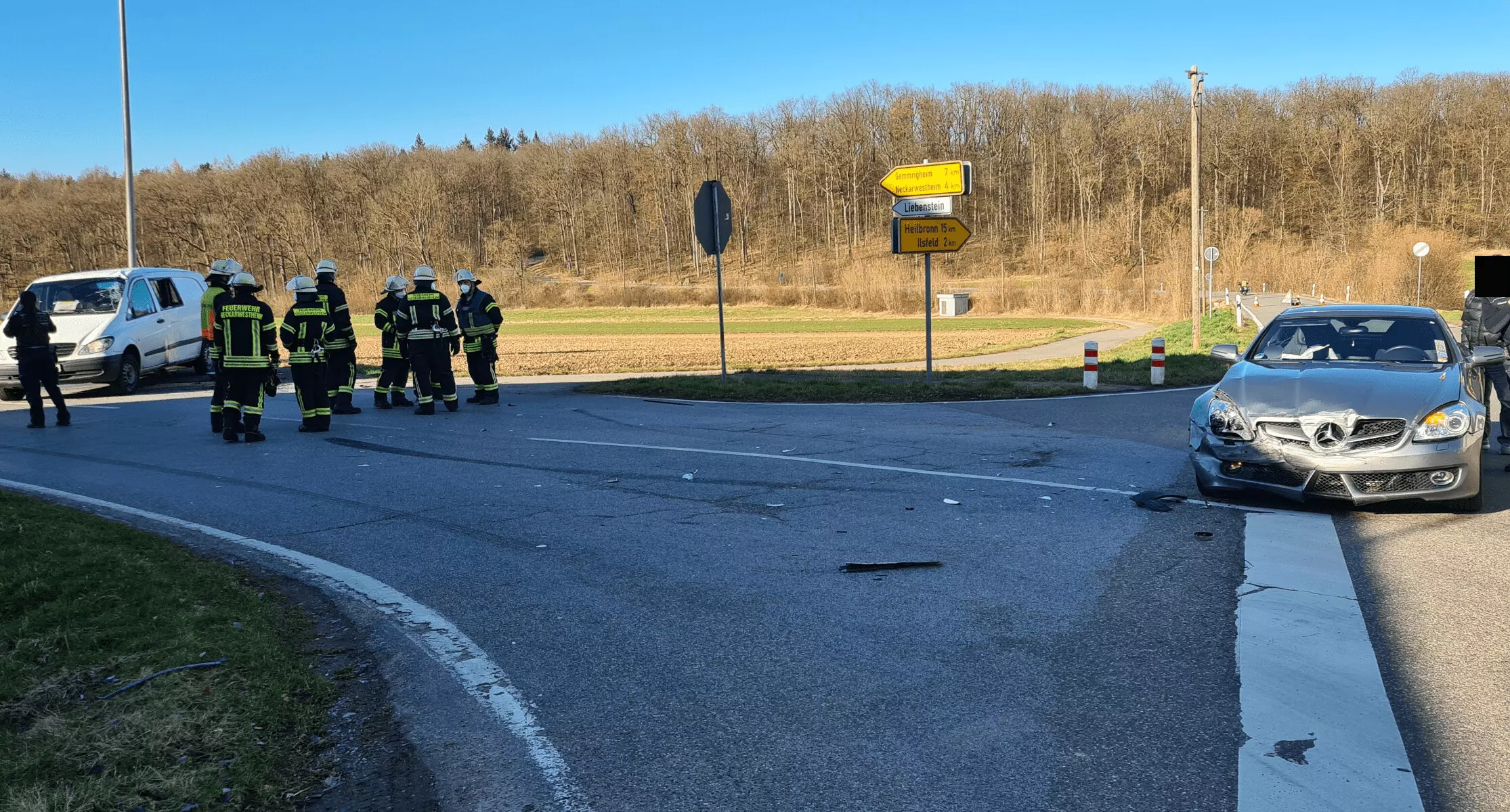 Hilfeleistung Rettungsdienst nach Verkehrsunfall Pfahlhof