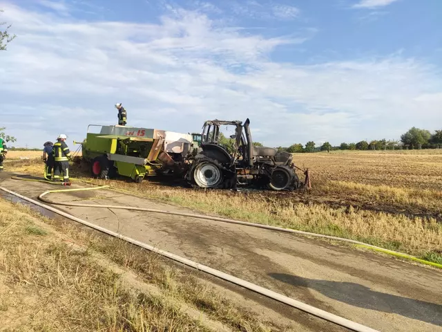 Brennender Traktor verursacht Flächenbrand