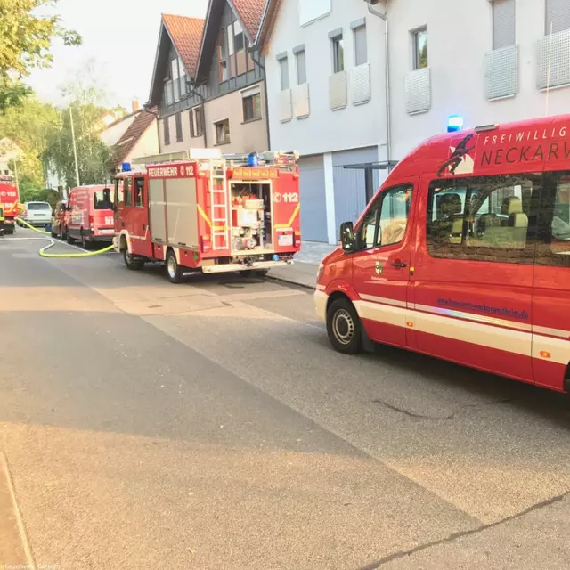 Dehnfugenbrand zwischen zwei Garagen